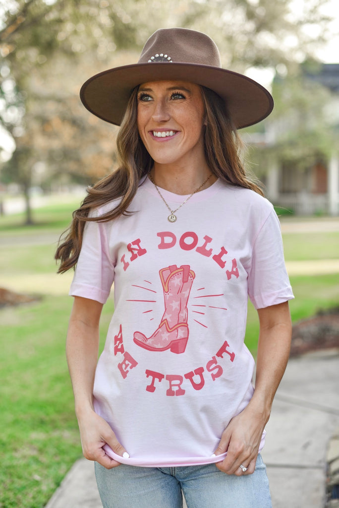 In Dolly We Trust Graphic T-Shirt